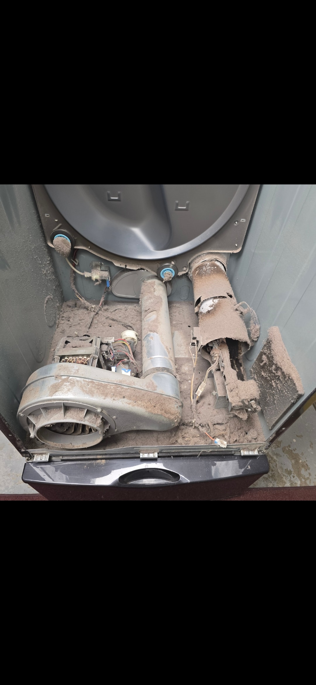 Dryer full of lint — before cleaning